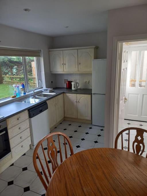 Large 4Bed Available Long-Term In Letterkenny Villa Eksteriør billede
